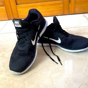 Nike Flex TR 6 Black & White Training Sneakers